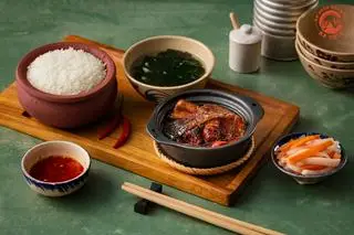 Hình ảnh Cơm tấm cá trắm kho