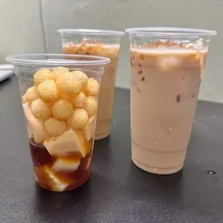 Hình ảnh Trà sữa phô mai viên mix trân châu hoàng kim - size M