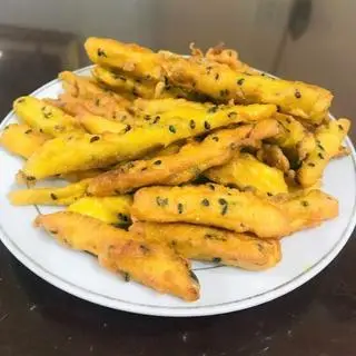 Hình ảnh Khoai lang chiên mè đen