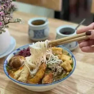 Hình ảnh Tô đẩy đủ vắng ốc