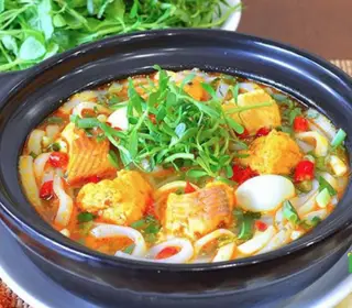 Hình ảnh Bánh canh cá lóc - trứng cút