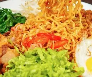 Hình ảnh Mì trộn hoành thánh