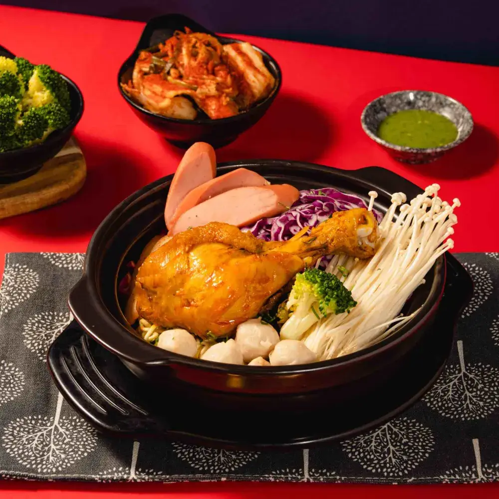 Hình ảnh Mì lẩu Thái đùi gà
