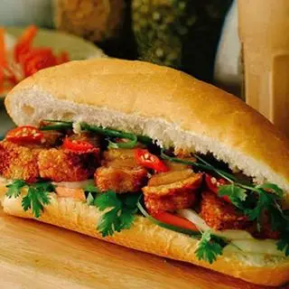Hình ảnh Bánh mì đầy đủ