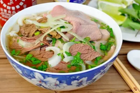 Hình ảnh Phở Cẩm Tú - Văn Cao