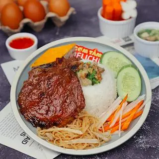 Hình ảnh Cơm Tấm Sườn Chả Ốp La