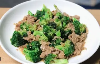 Hình ảnh Súp lơ xào bò