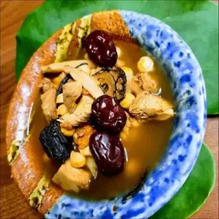 Hình ảnh Nấm hầu tần thuốc bắc - ngải cứu - chay