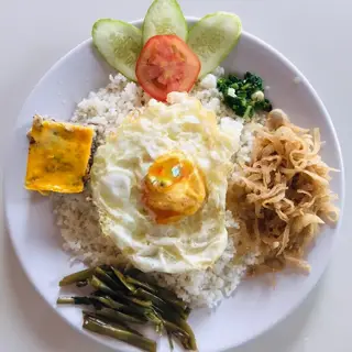 Hình ảnh Cơm bì chả ốp la