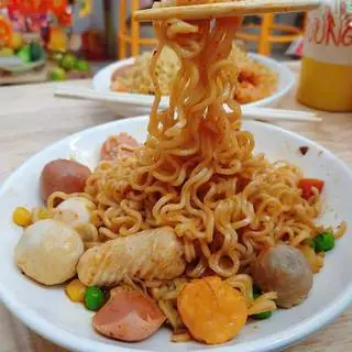 Hình ảnh Mì indomie cá viên