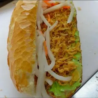 Hình ảnh Bánh mì pate - bơ cốm - chà bông