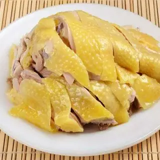 Hình ảnh Nửa con gà ta lá chanh - không cháo