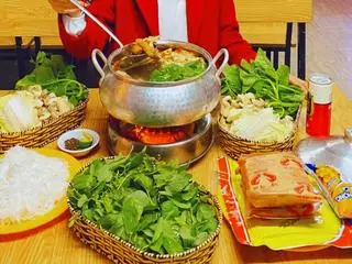 Hình ảnh Lẩu gà hầm sâm