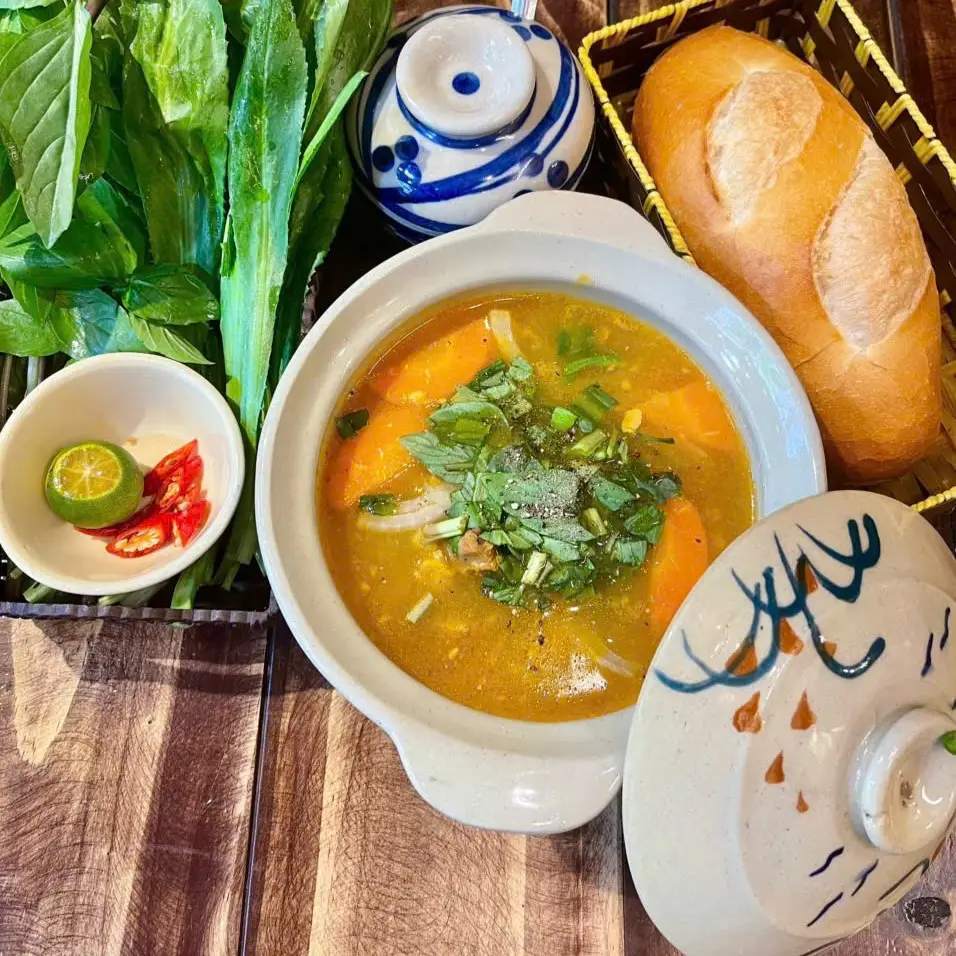 Hình ảnh Bò kho bánh mì