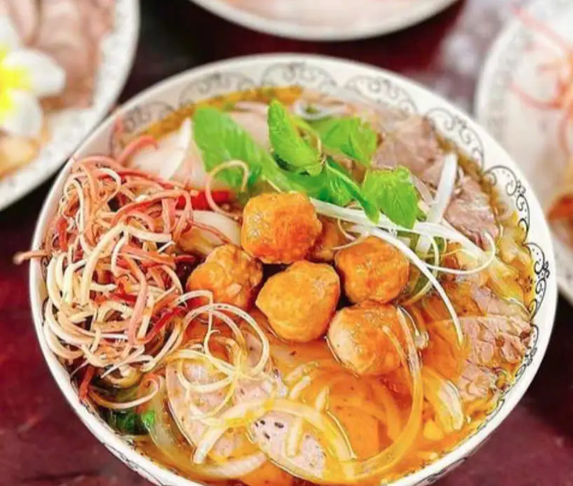 Hình ảnh Bún bò Huế đặc biệt