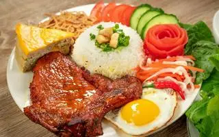 Hình ảnh Cơm tấm sườn bì chả trứng