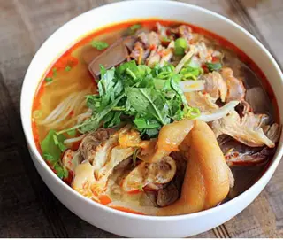 Hình ảnh Canh bún giò gân