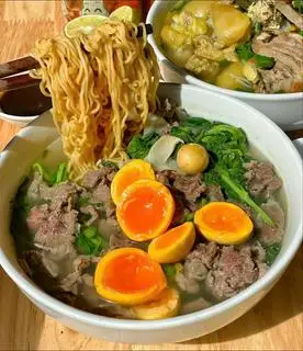 Hình ảnh Mì bò trứng non