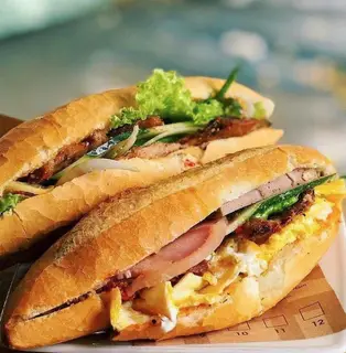 Hình ảnh Bánh mi nóng giòn Bình Định