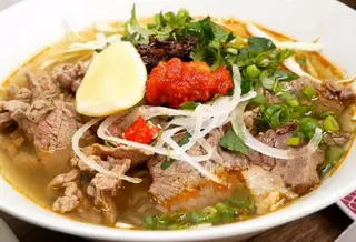 Hình ảnh Bún bò tái