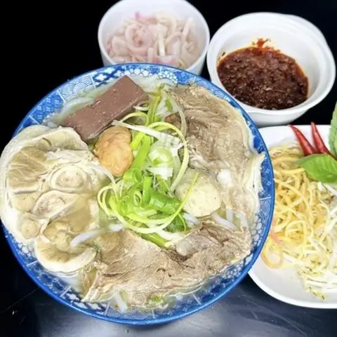 Hình ảnh Bún Bò Huế Đông Ba - Phố Pháo Đài Láng