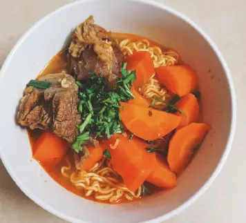Hình ảnh Mì gói bò kho