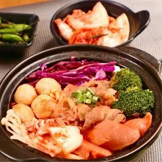 Hình ảnh Mì kim chi bò Mỹ