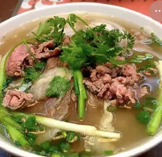 Hình ảnh Phở bò tái chín