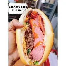 Hình ảnh Bánh mì pate xúc xích