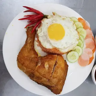 Hình ảnh Cơm gà trứng