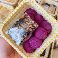 Hình ảnh Mochi khoai tím chấm kem sữa