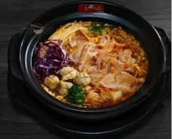 Hình ảnh Mì cay sườn sụn