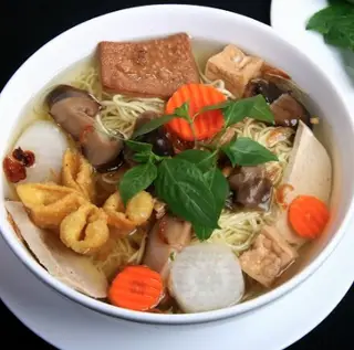 Hình ảnh Hủ tiếu mì-nui-bánh lọt-bánh canh-hoàng thánh lá thập cẩm chay