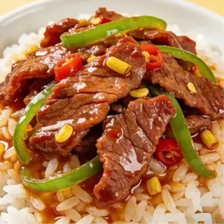 Hình ảnh Cơm thịt bò xào cay kiểu Hồ Nam - 小炒黄牛肉盖饭