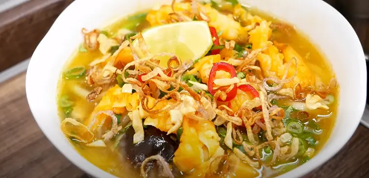 Hình ảnh Bánh canh cua tôm thịt chả trứng