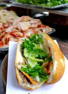 Hình ảnh Bánh Mỳ Chả Pate