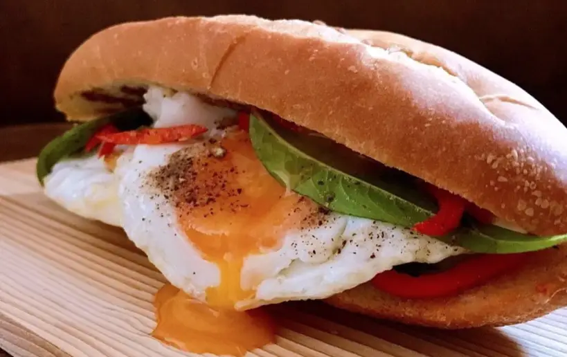 Hình ảnh Bánh mì ốp la giá - 1 trứng