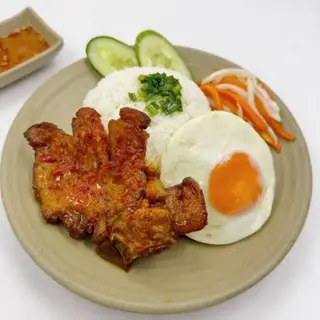 Hình ảnh Cơm sườn - ốp la