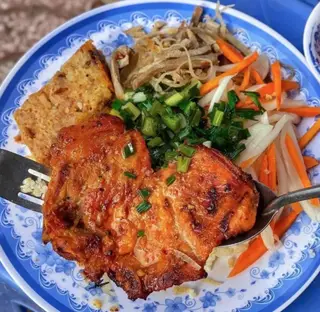 Hình ảnh Cơm tấm sườn chả