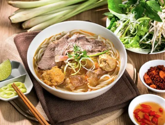 Hình ảnh Bún bò Huế Đầy Đủ