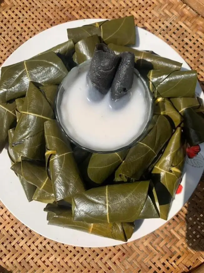 Hình ảnh Bánh lá mơ cuộn lá mít - phần 500g