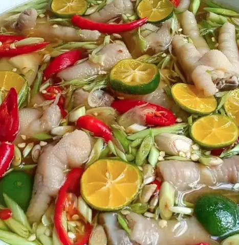 Hình ảnh Chân Gà Xả Tắc - Chân Gà Sốt Thái Rút Xương - Quan Hoa