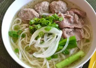 Hình ảnh Phở tái viên