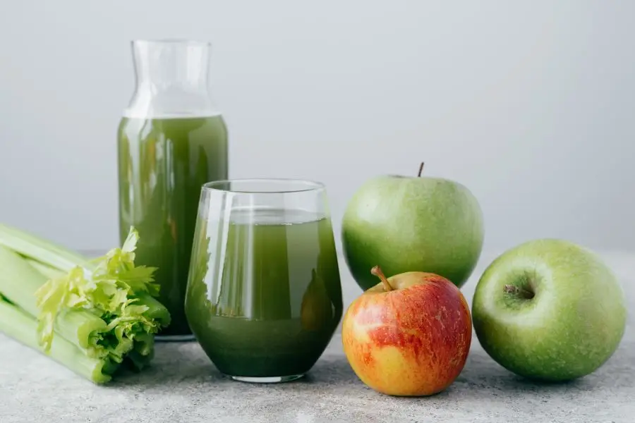 Hình ảnh Nước ép táo cần tây chai