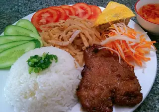 Hình ảnh Cơm sườn bì chả