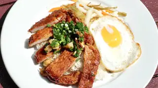 Hình ảnh Cơm tấm sườn trứng chiên