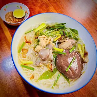 Hình ảnh Bún gạo lòng gà