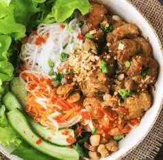 Hình ảnh Bún thịt nướng - chả giò - bì