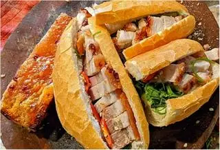 Hình ảnh Bánh mì heo quay