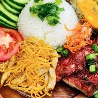 Hình ảnh Cơm sườn trứng bì 